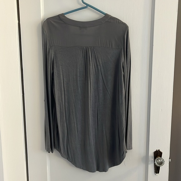 Gray blouse mixed material - Picture 2 of 3